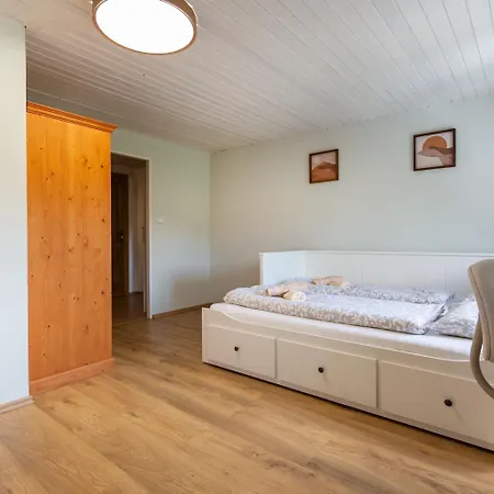 Haus 44 *